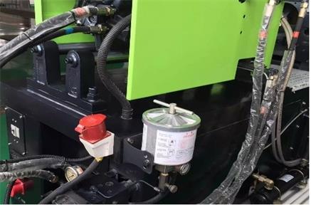 ¿Cuáles son las precauciones para la instalación del filtro hidráulico?